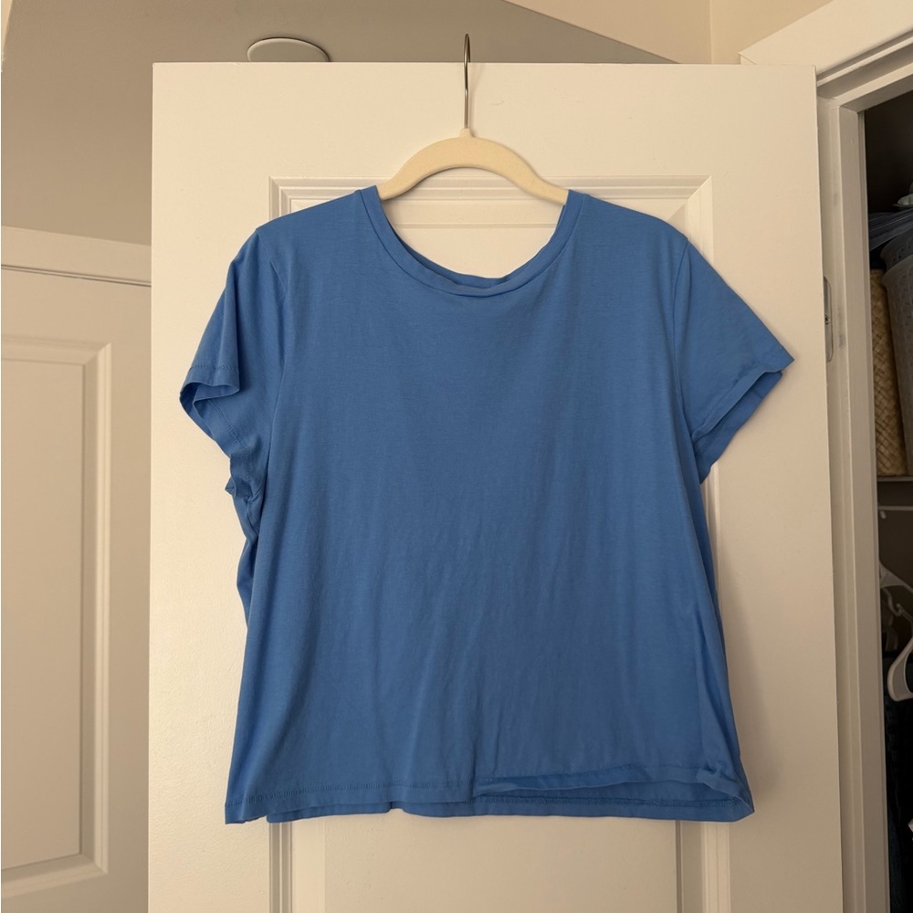 Universal Thread Blue Short Sleeve Tee